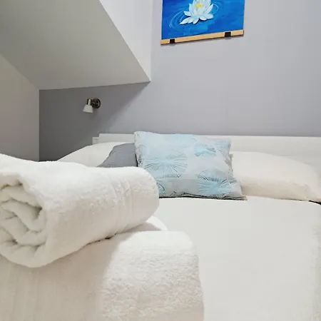 Lotus Bed & Breakfast 4*