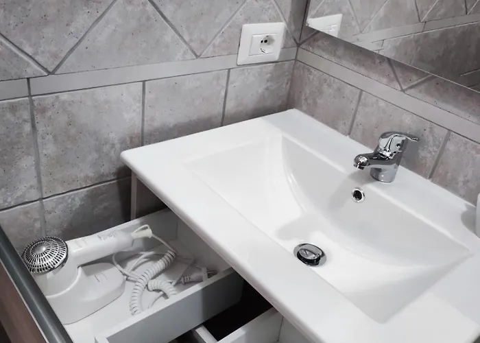 住宿加早餐酒店 Lotus 4*